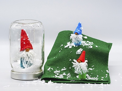 Makerspace Snowglobes 400 x 300
